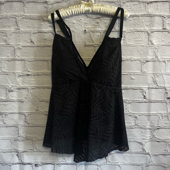 Jessica Simpson Tankini - Picture 2 of 15